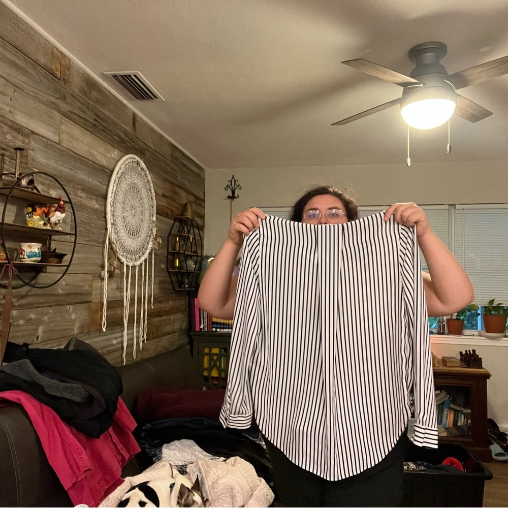 Button up Blouse - Picture 3 of 3